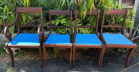 Gorgeous Set of 4 Duncan Phyfe Style Mahogany Lyre Back Chairs