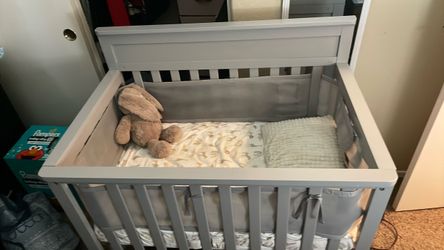 Gray Wood Baby Crib with Mesh Bumper
