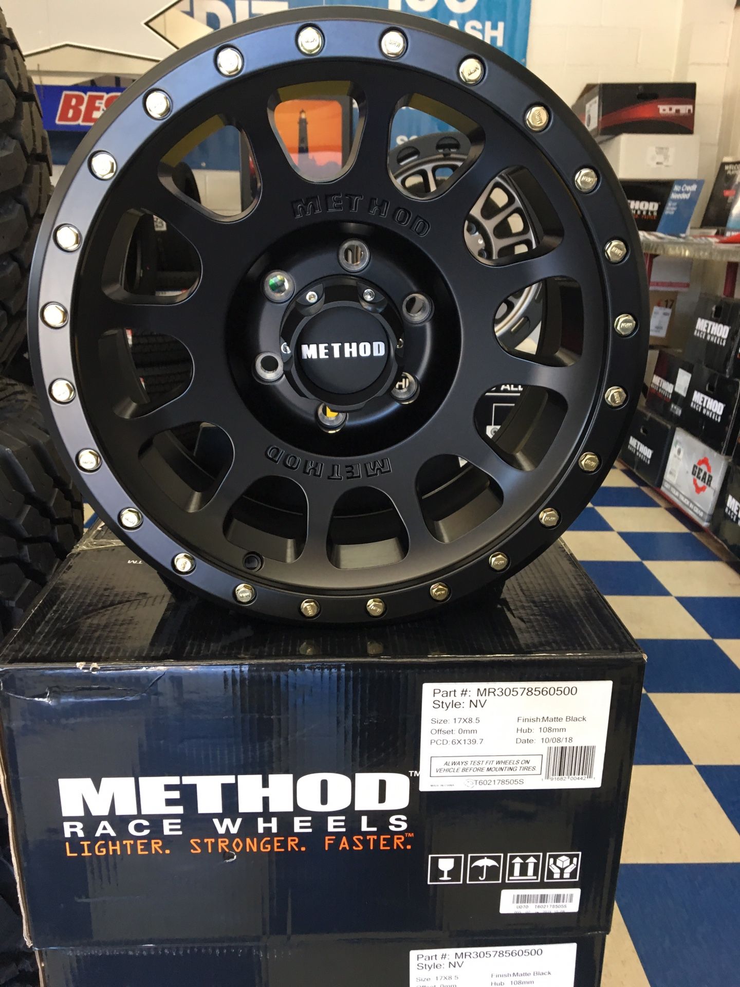 17 x 8.5 METHOD nv305 matte black 6-5.5or 6-135 Zero offset