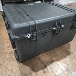 Pelican Case 1630 - Black - Like New