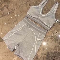 Alo Yoga Set(medium)