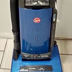 Hoover Embedded Dirt Finder Vacuum 