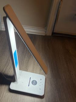 poukaran LED Desk Lamp with Wireless Charger