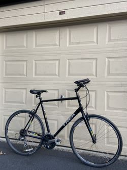 Trek 7.2 FX – Hybrid Fitness Bike – 25” Frame (63.5cm) – 700c Wheels 24-Speed Bicycle XL ~6'1"-6’6"