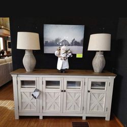👍Bolanburg Two-Tone 74" Tv Stand
Ashley Furniture$20 Down Payment and delivery available 