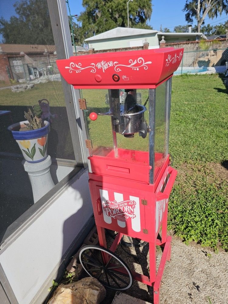 POPCORN MAKER!! 🍿 WORKS GREAT