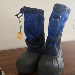 Brand New Columbia Snowboots, Big Kid Size 6