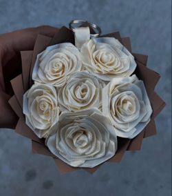 Eternal mini bouquet keychain