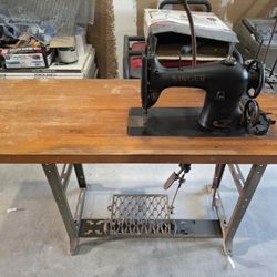 Singer 95 -10 vintage sewing machine
