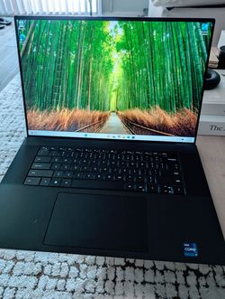 Dell XPS 17 9720 - Core i9-12900HK - 32GB RAM - RTX 3060 - 1TB SSD