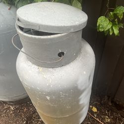 100 Gallons Empty Propane Gas Tank