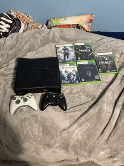 Xbox 360 Slim And Games(cables Included)