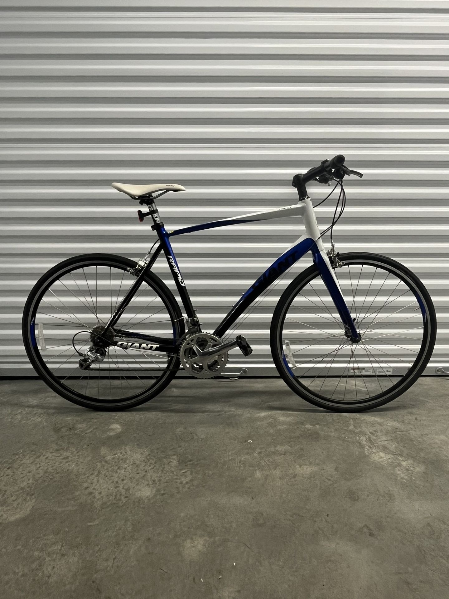 Giant Rapid Hybrid Bike – Large Frame – Excellent Condition