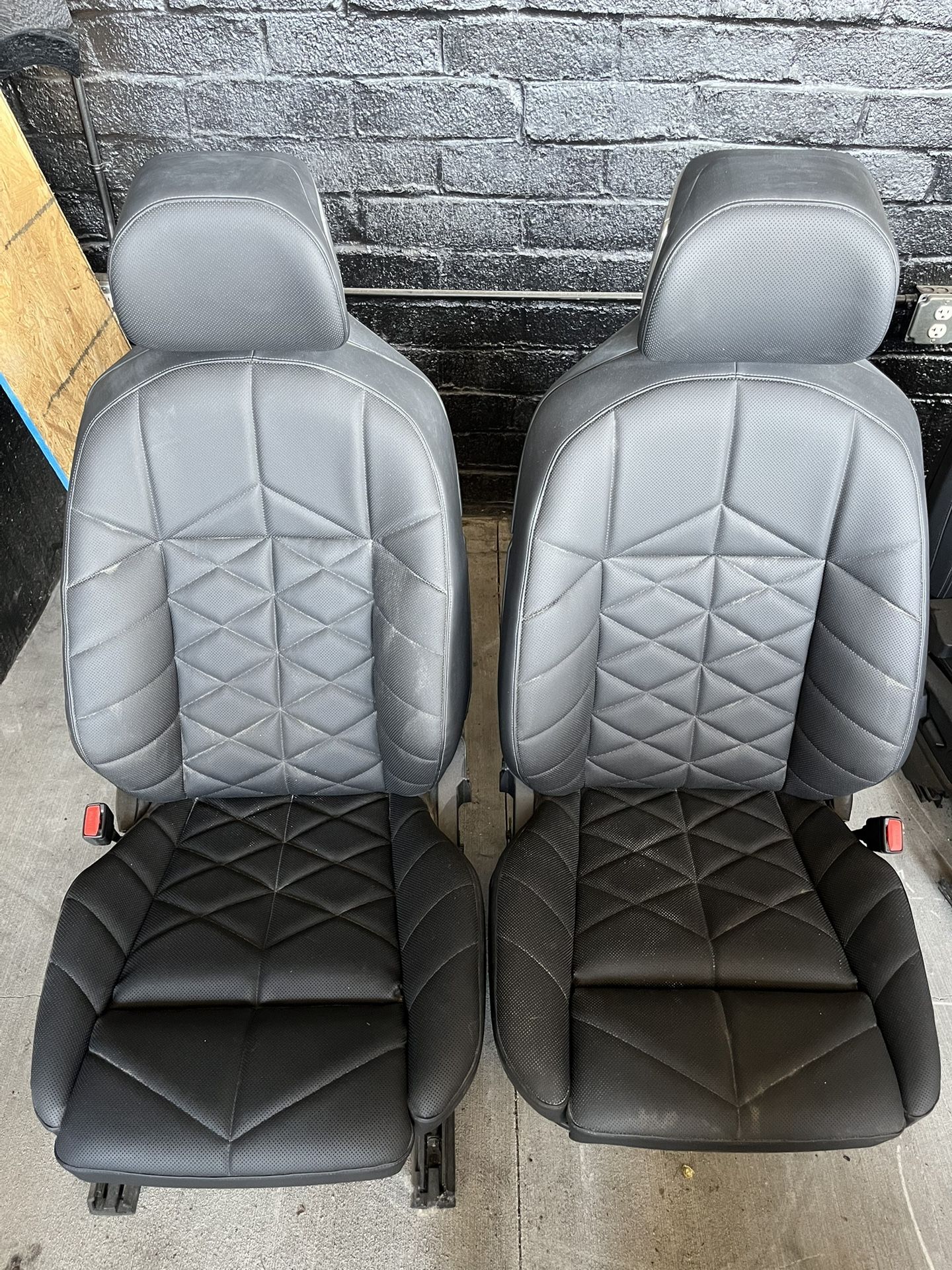2025 7 Series BMW Front Seats 