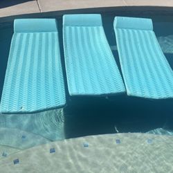 Frontgate Resort Collection™ Pool Float
