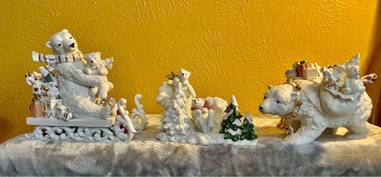 Vintage Grandeur Noel 2002 Polar Bear Porcelain Figurine Set (3-Piece)