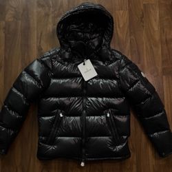 Authentic Moncler Men’s Black Down Maya Jacket Size Small 