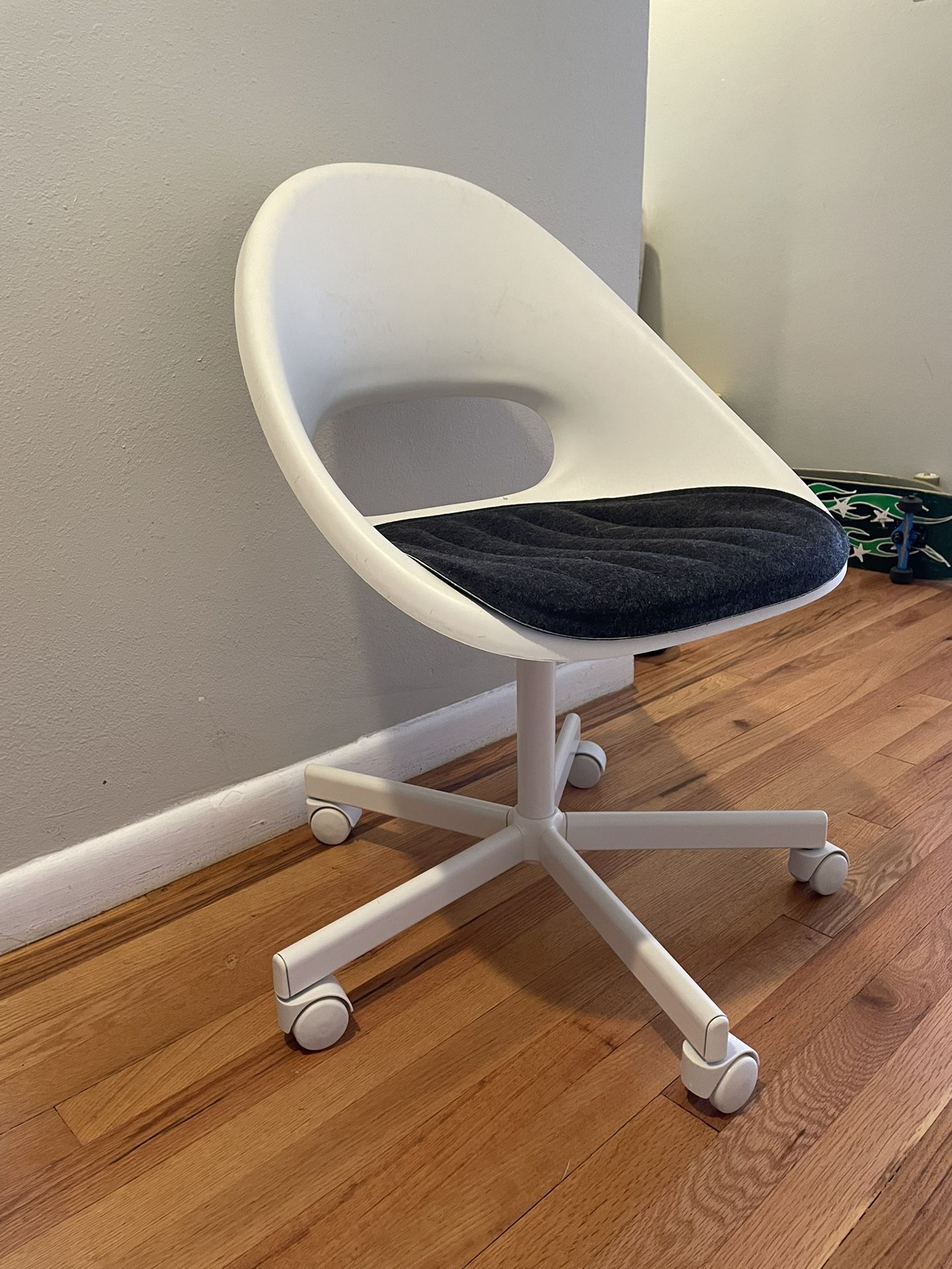 Kid’s IKEA Blyskar White Rolling Chair