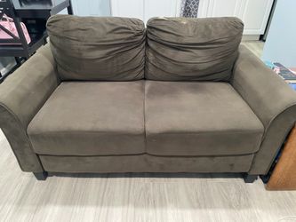 Sofa (used - like new) Pomona CA