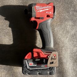 Milwaukee m18 impact drill