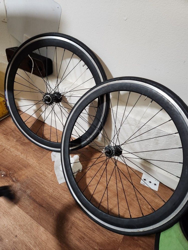 Easton Wheel And Tires