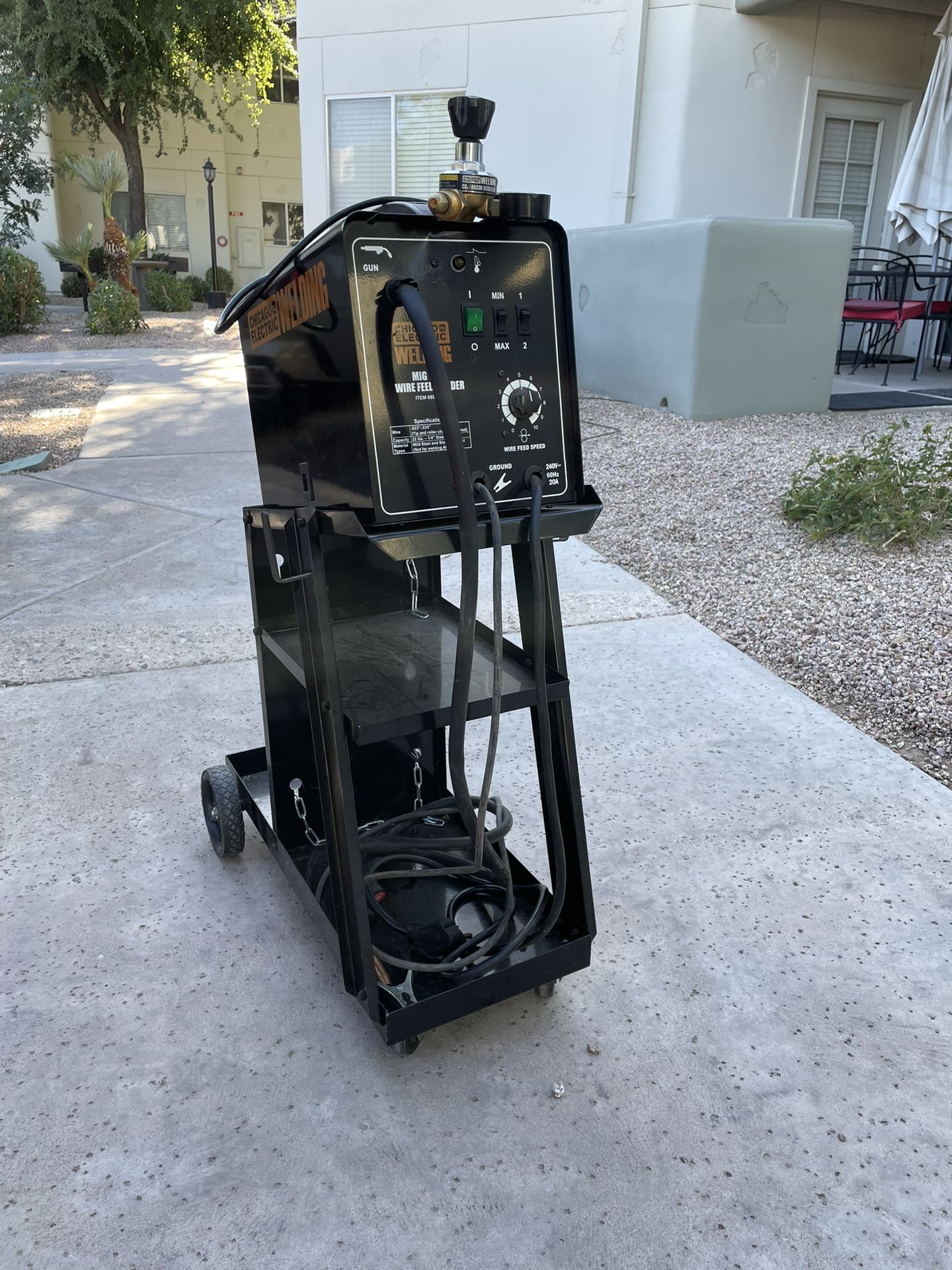 Chicago Electric Welding MIG 170 Wire feed Welder