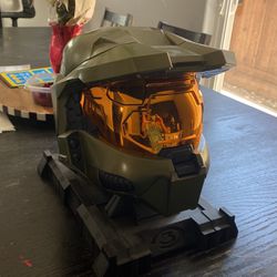 Halo 3 Helmet And Game 