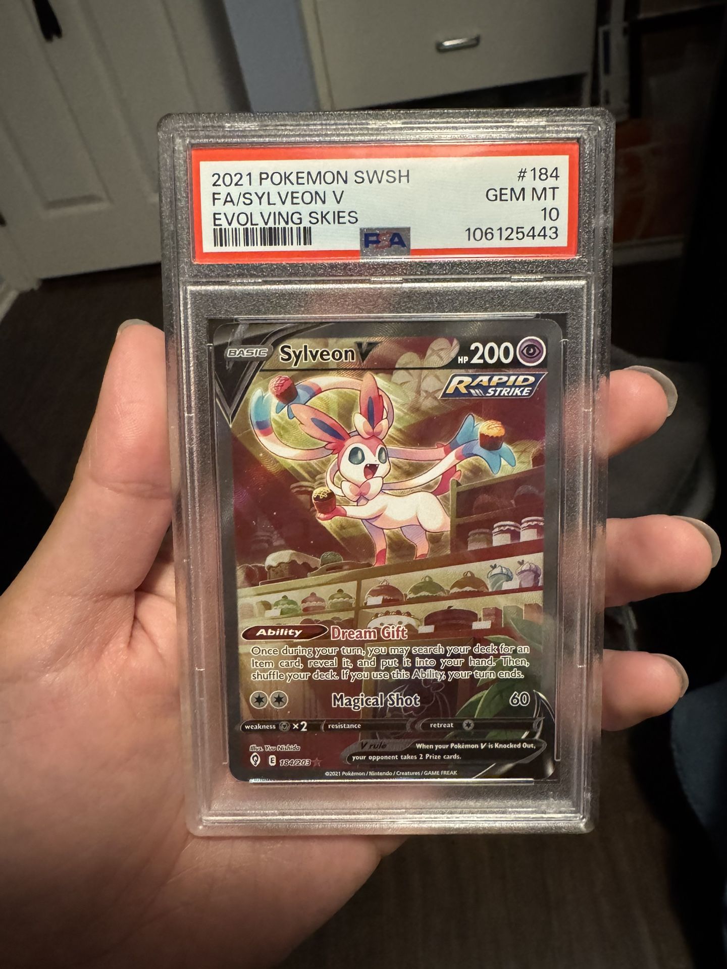 Sylveon V Alternate Full Art Holo PSA 10 Gem Mint Evolving Skies 184/203 Pokemon TCG