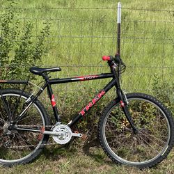 Trek 820 Mountain Bike
