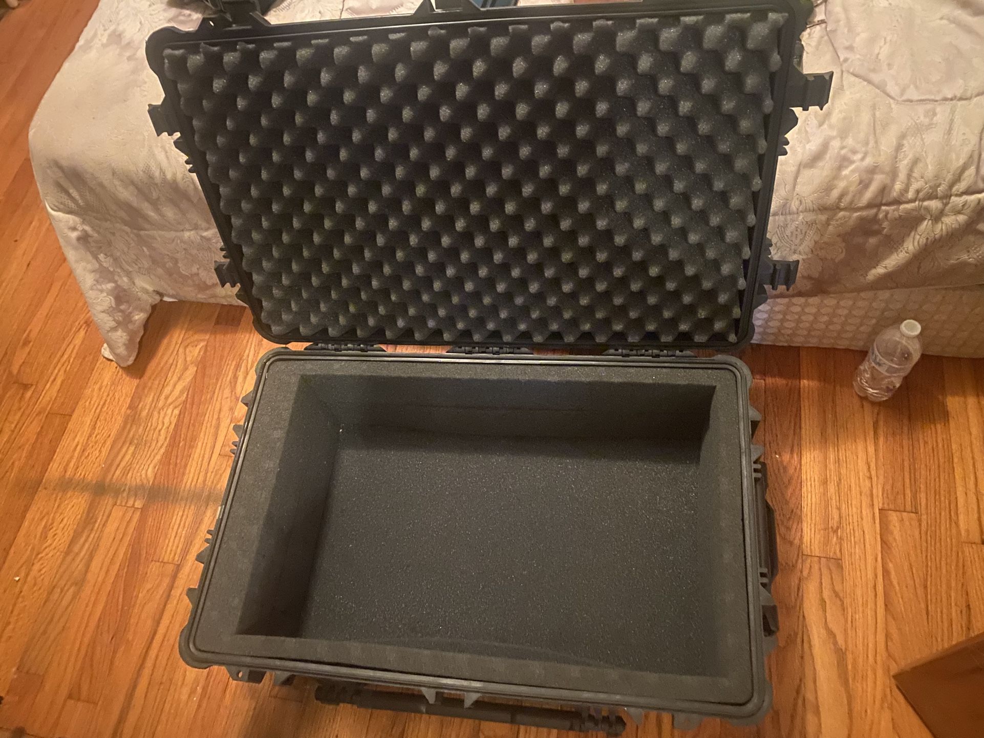 Pelican 1650 Case Protective Camera Firearm Electronic Drone Case