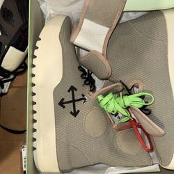Off-White c/o Virgil Abloh Moto Wrap boots in Light Grey.
