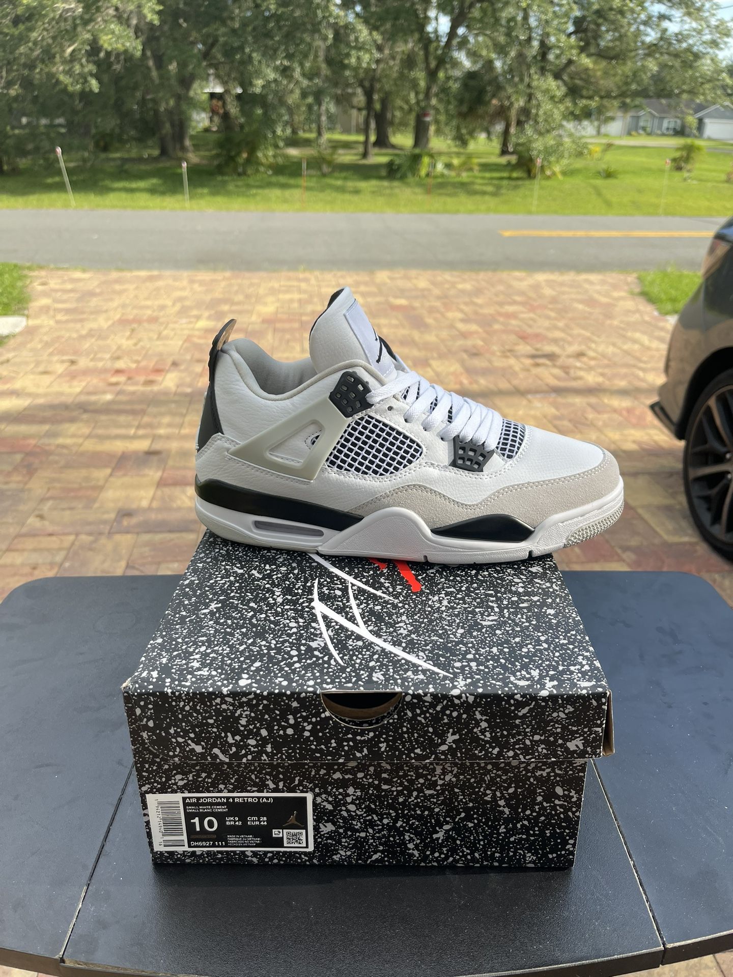 Air Jordan 4 “Military Black” size 10