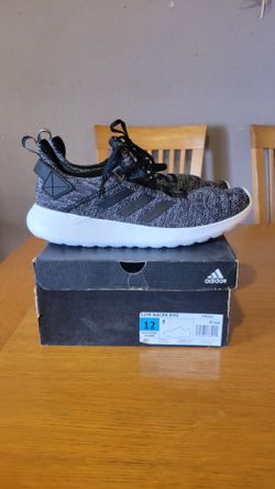 Tenis ADIDAS SIZE  12 NUEVOS $30 FIRME RECOGER EN CENTRO DE PHOENIX 