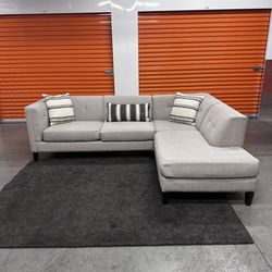 Modern Sectional Couch (Free Delivery 🚚)