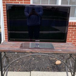 42in. Samsung LED Television (TV)