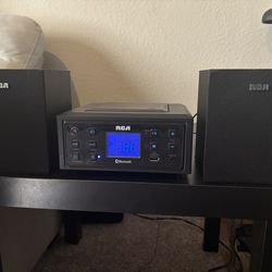 (Good Condition) RCA Bluetooth/Radio/CD/USB/AUX Stereo System