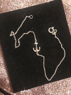 Anchor Anklet -silver in color
