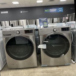 LG Front Load Washer And Dryer Set 6QVW0