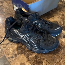 ASICS  Gel Kayano 17 women’s 8 1/2 new