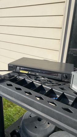 2 DVD players