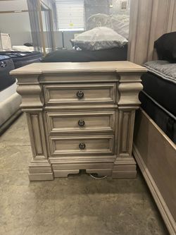 Ashley Furniture – Stylish Bedroom Sets Available