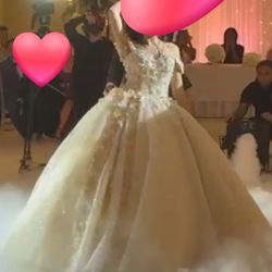 quinceañera  15  drees . 