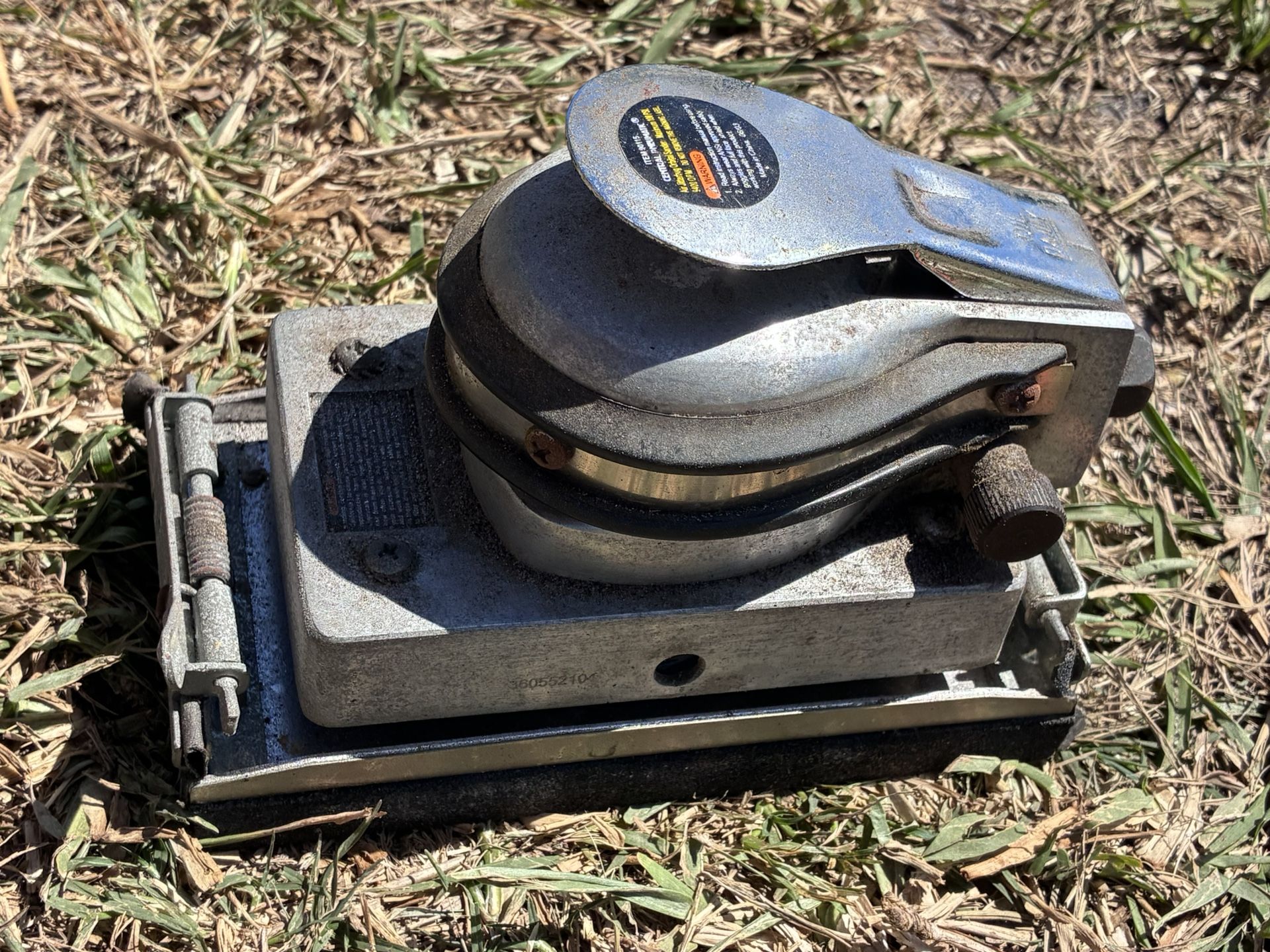 Campbell Hausfeld TL1005 Jitterbug Air Sander