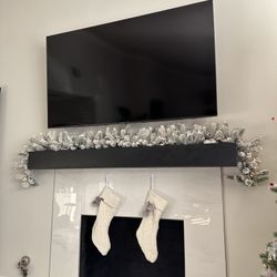 pre lit LED Christmas garland