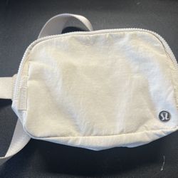 Lululemon Everywhere belt bag fanny pack 