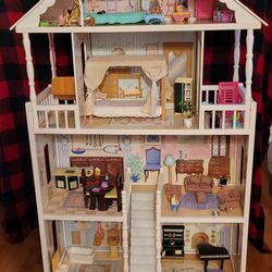 Doll House With High Quality Wooden Accessories 