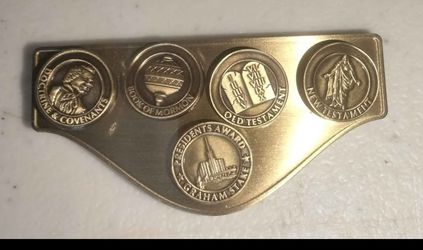 Gold Pins & Pendants