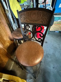 2 High chairs