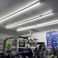 8 Foot Led Shop Lights Insanely Bright $125  For 4 All Wiring Included   New 