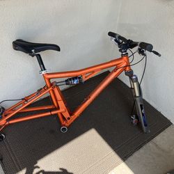 Santa Cruz Superlight 26” Med Frame